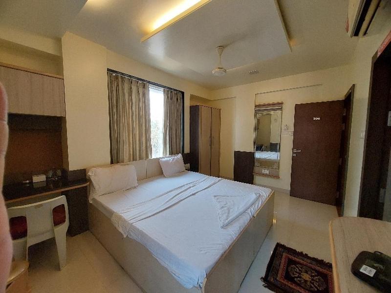 Super Hotel O Happy Homely Stay Near Pune Airport Khadki Ngoại thất bức ảnh